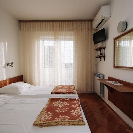 Apartments & Rooms Peranic ノヴァリャ エクステリア 写真