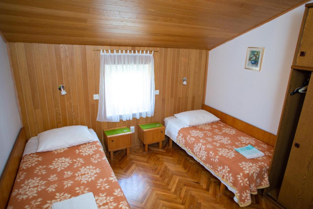Apartments & Rooms Peranic ノヴァリャ エクステリア 写真