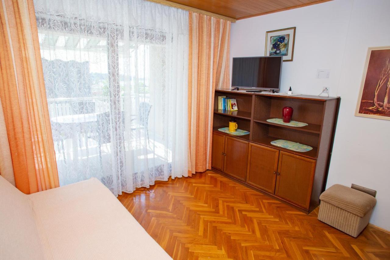 Apartments & Rooms Peranic ノヴァリャ エクステリア 写真