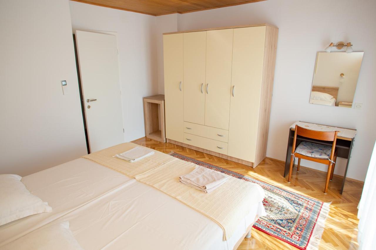 Apartments & Rooms Peranic ノヴァリャ エクステリア 写真
