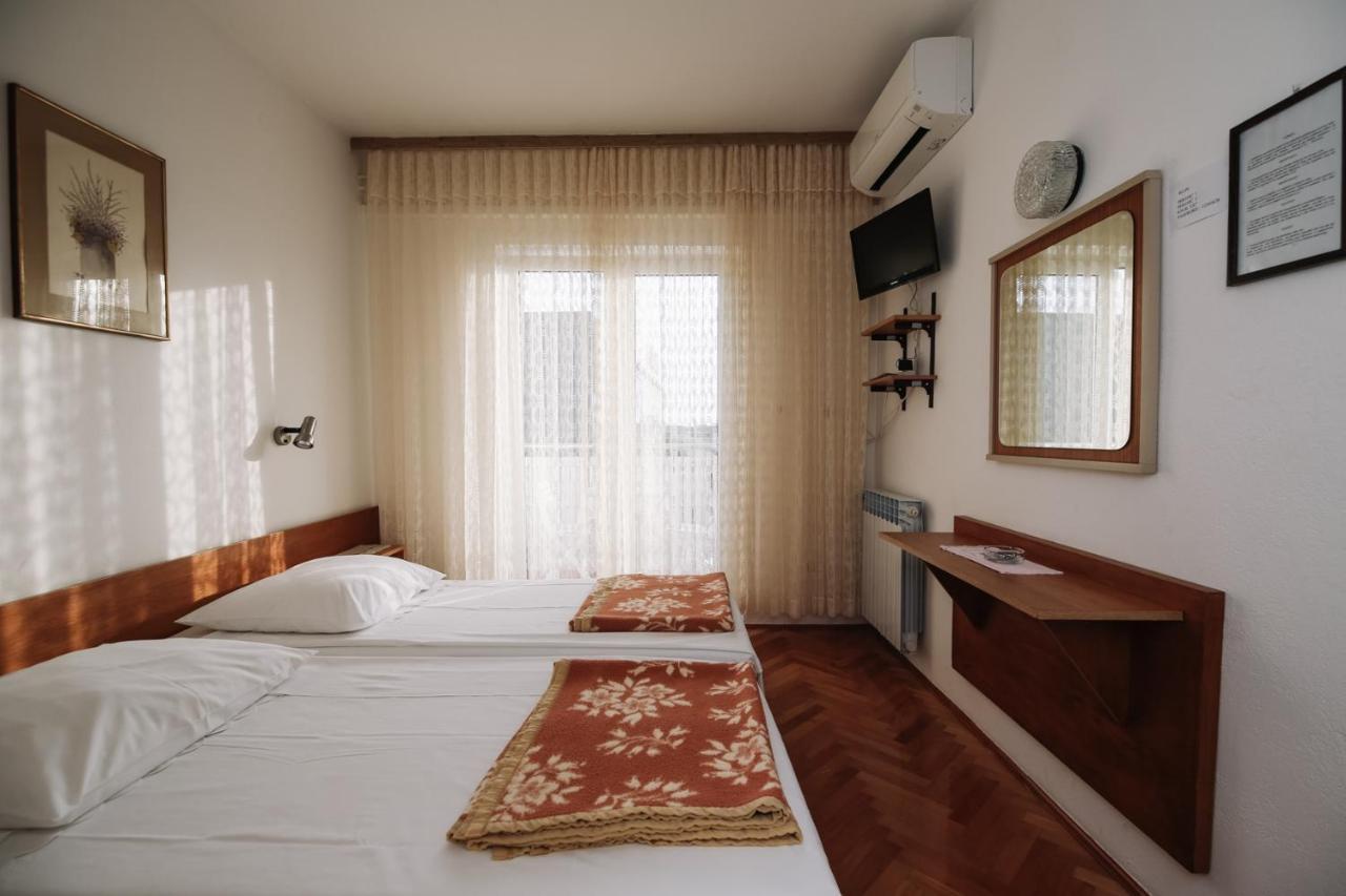 Apartments & Rooms Peranic ノヴァリャ エクステリア 写真