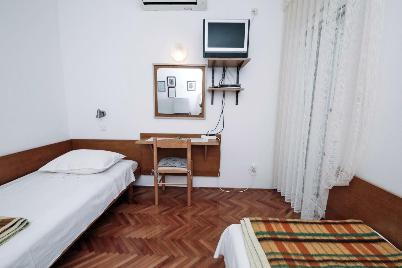 Apartments & Rooms Peranic ノヴァリャ エクステリア 写真
