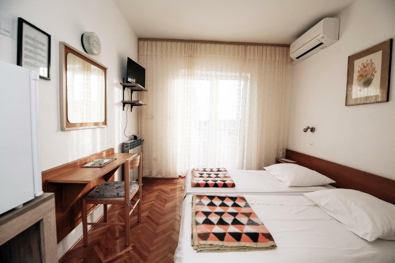 Apartments & Rooms Peranic ノヴァリャ エクステリア 写真